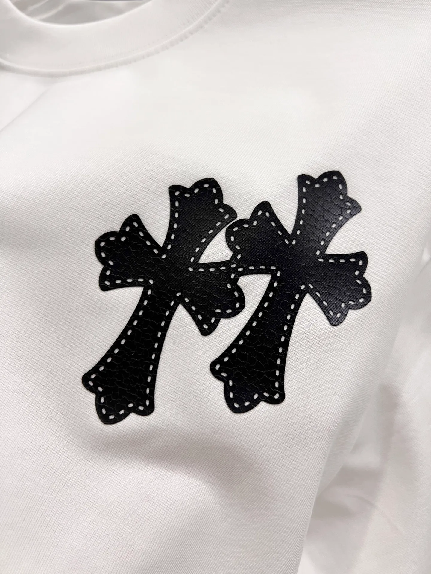 🅿️190 CH Crowe 2025 autumn and winter new short-sleeved T-shirt, cross foam technology + Middle Eastern Australian diamond design technology, the real thing is great🔥Same style for men and women, loose version, size S M L XL XXL five sizes black white